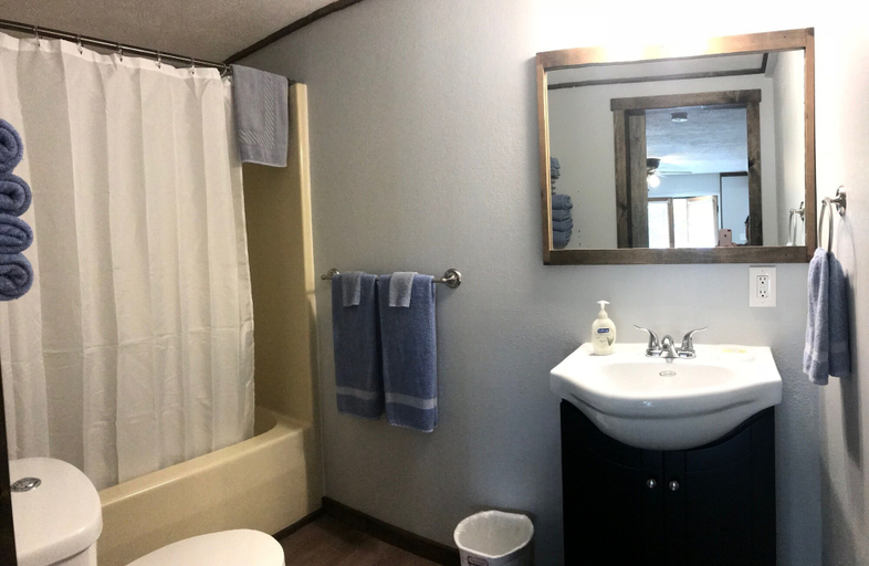 Bathroom 3, Calm Waters Cabin Resort, Stone