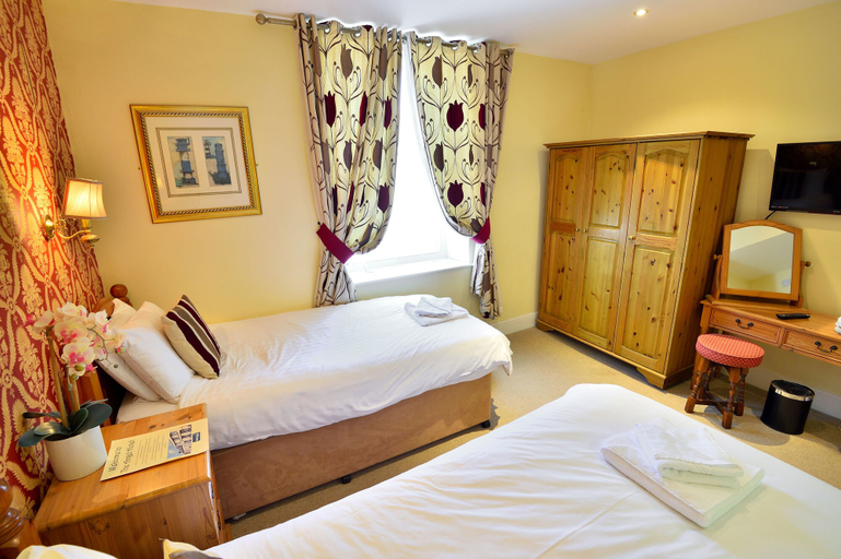 Bedroom 2, The Angel Hotel, Gloucestershire