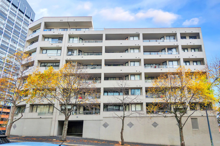 Exterior & Views 2, Chic & Stylish Apartment with Parking, Waitakere