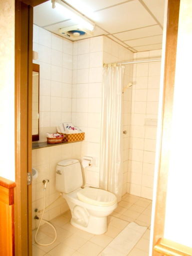 Bathroom 4, Sakol Grand Palace Hotel, Muang Sakon Nakhon