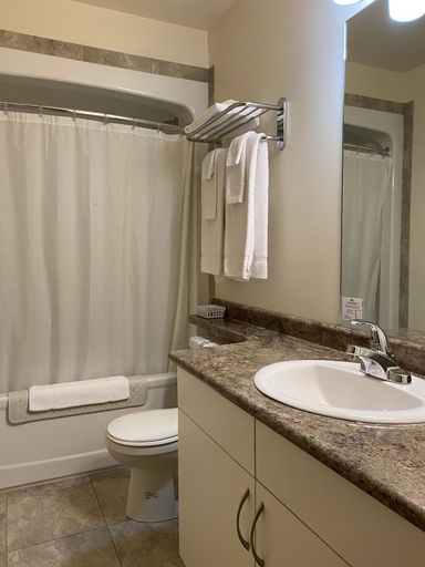 Bathroom 4, Sleep Suite Motel, Division No. 2