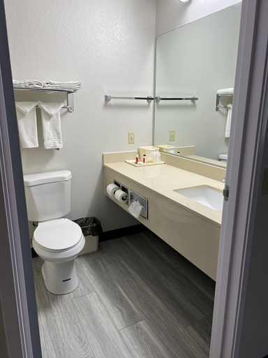 Bathroom 5, Baymont by Wyndham Omaha SW, Sarpy
