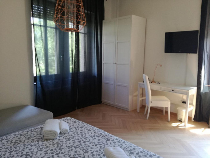 Bedroom 3, House of Trento - NO Reception, Trento
