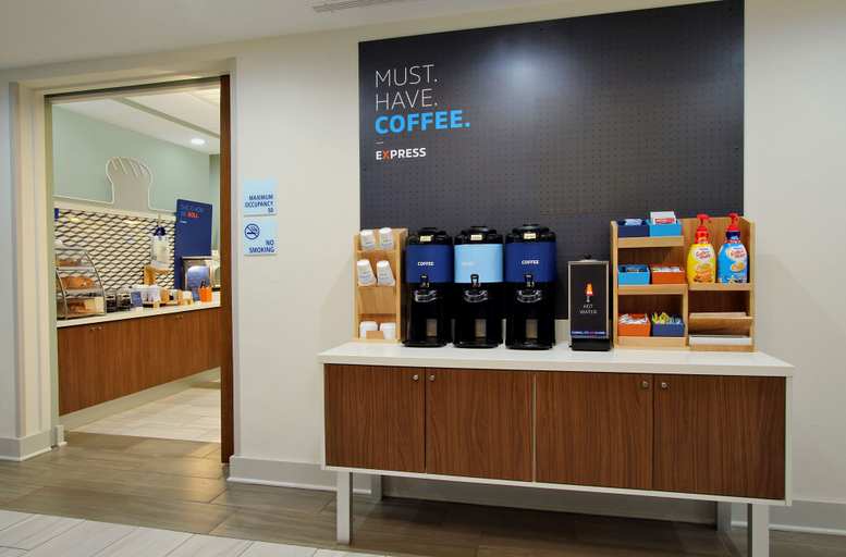 Food & Drinks 5, Holiday Inn Express Hotel & Suites Brady by IHG, McCulloch