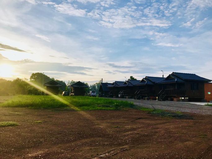 Exterior & Views 2, We Care Resort, Wichian Buri