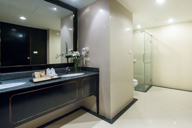 Bathroom 5, Dor-Shada Resort By The Sea, Sattahip