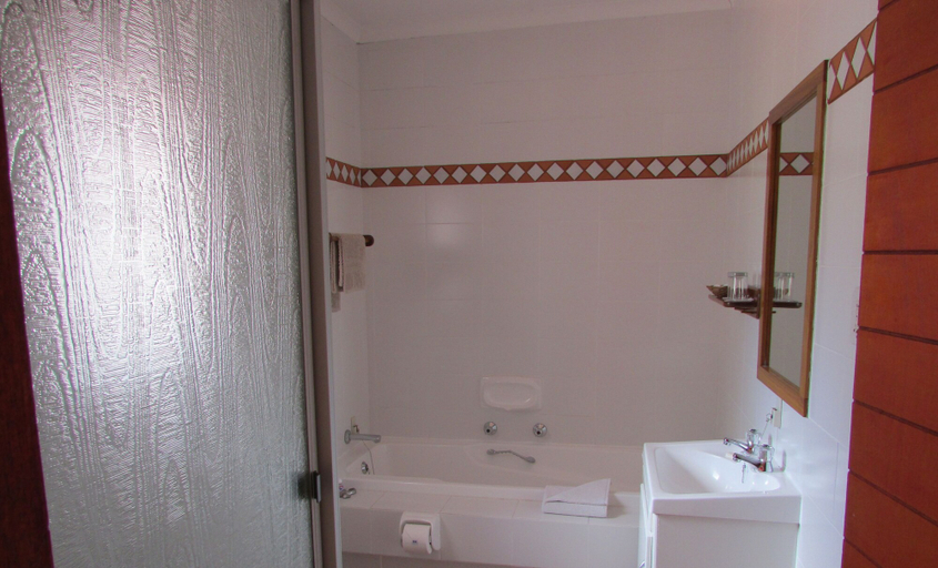 Bathroom 4, Melkhoutkloof Guest House, Eden
