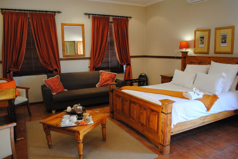 Bedroom 3, Beaufort Manor Country Lodge, Central Karoo
