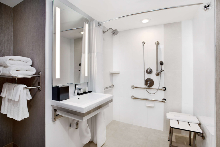 Bathroom 4, Embassy Suites by Hilton Orlando International Dr Conv Ctr, Orange