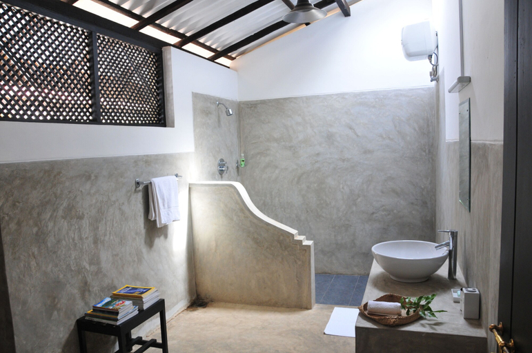 Bathroom 3, Water's Edge Anuradhapura, N. Palatha Central