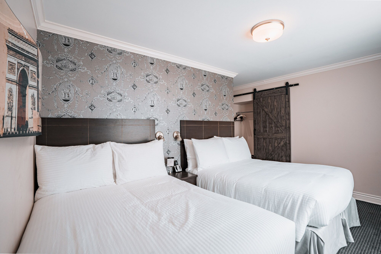 Bedroom 2, Hotel de Paris, Montréal