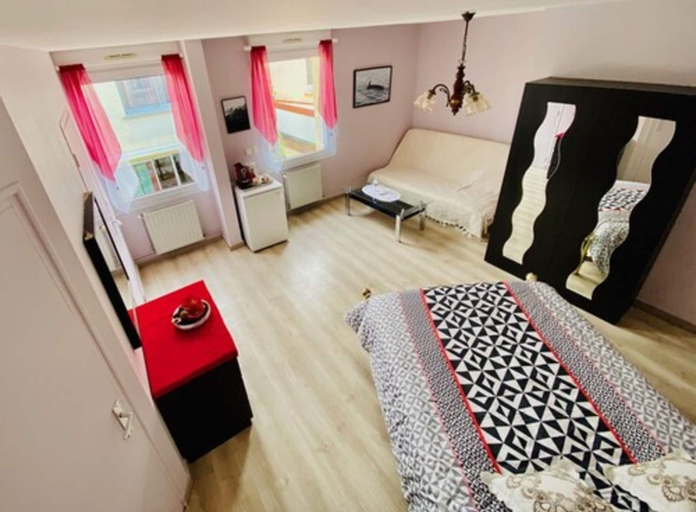 Bedroom 4, Reims Sherpa Guest House, Marne