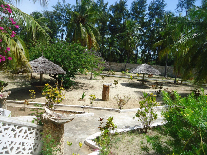 Others 3, Dudu Villas N Backpackers, Lamu West