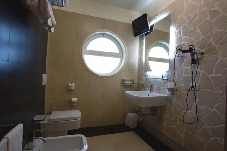Bathroom 4, Hotel Parco dei Principi, Ascoli Piceno