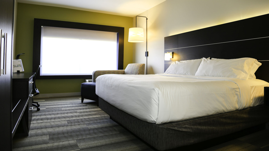Bedroom 24