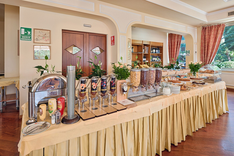 Food & Drinks 5, Hotel Paradiso, Imperia