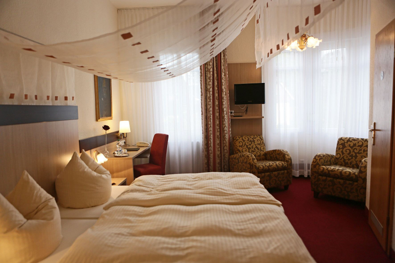 Bedroom 4, Hotel Wuppertaler Hof, Remscheid