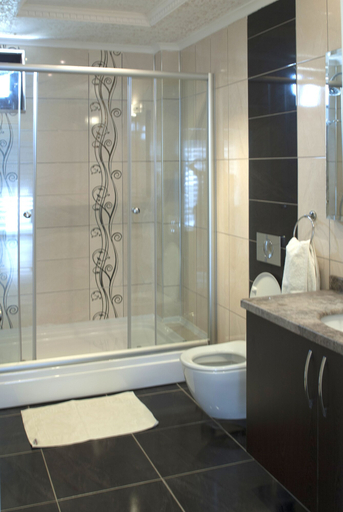 Bathroom shower, Bamont Villas, Kemer