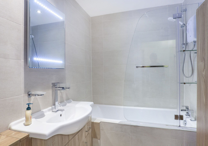 Bathroom 5, Riverbank View, York
