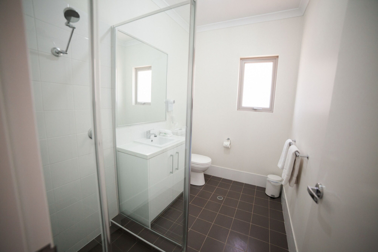 Bathroom 5, Exmouth Escape Resort, Exmouth
