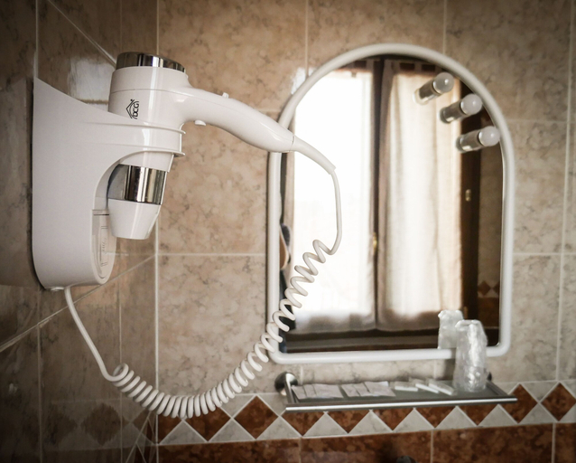Bathroom 5, Villanova Hotel, Verona