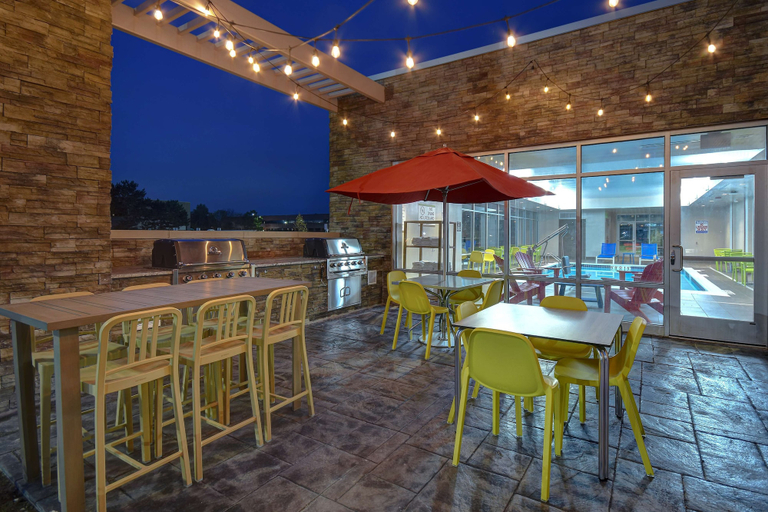 Food & Drinks 5, Home2 Suites by Hilton Troy, Oakland