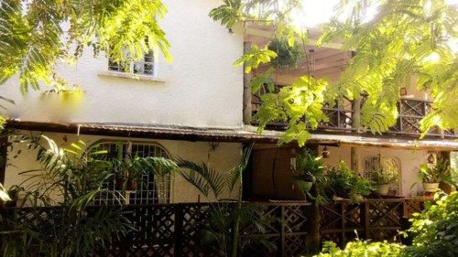 Exterior & Views 2, Barbados Chi Guest House