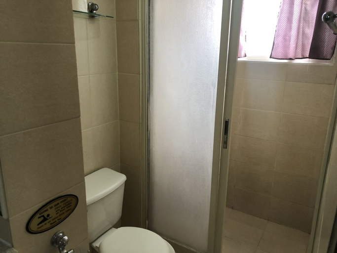 Bathroom 5, Wild Orchid Beach Resort, Olongapo City