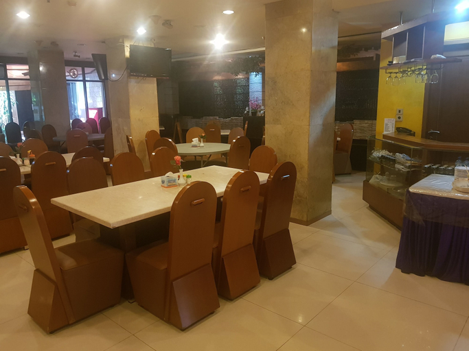 Food & Drinks 4, Hotel Surya Baru, Central Jakarta