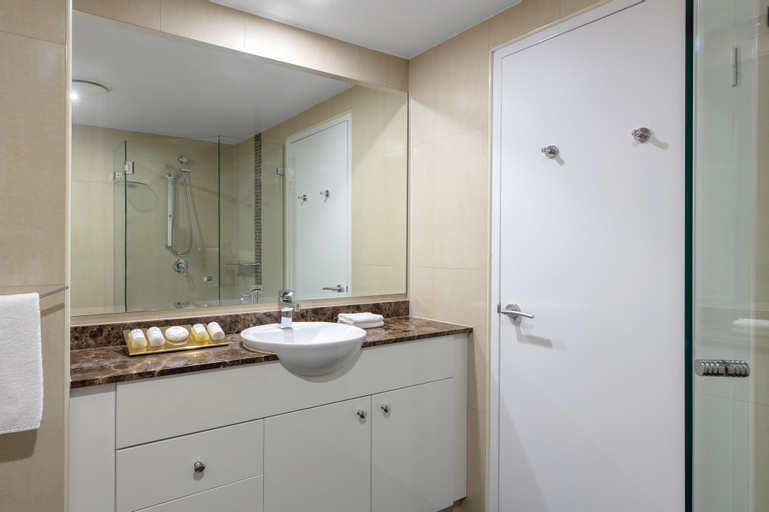 Bedroom 5, Meriton Suites Pitt Street, Sydney, Sydney