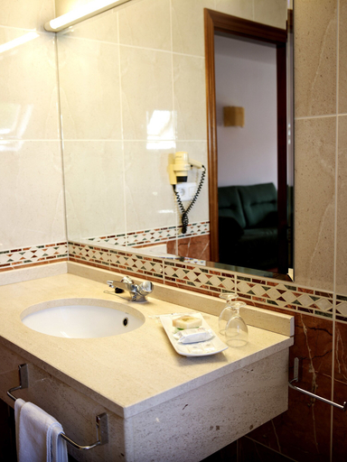 Bathroom 4, Hotel Castro, A Coruña