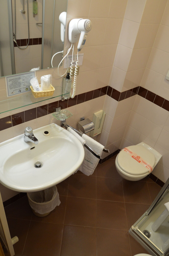 Bathroom 4, Hotel Ladina, Trento