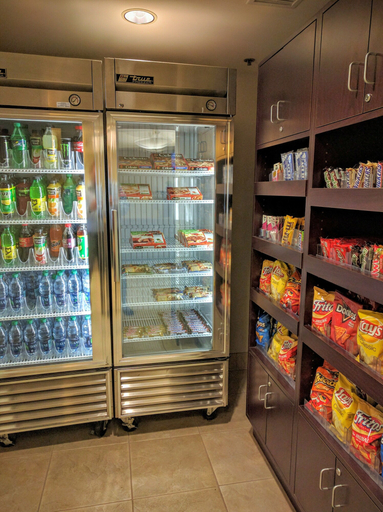 Food & Drinks 3, Holiday Inn Express Hotel & Suites Merced by IHG, Merced