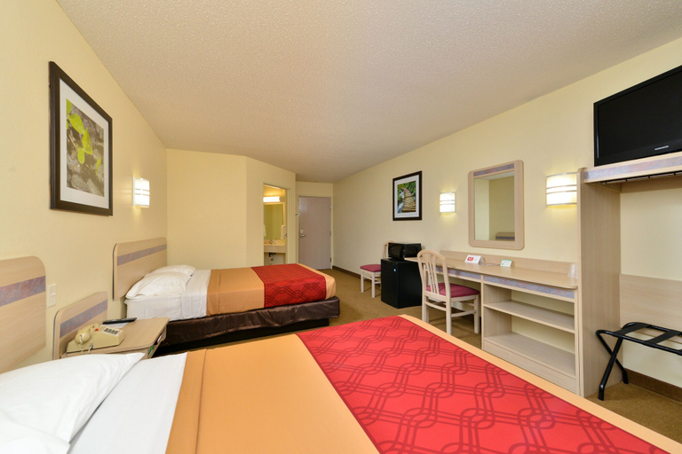 Bedroom 3, Econo Lodge Belle Fourche, Butte