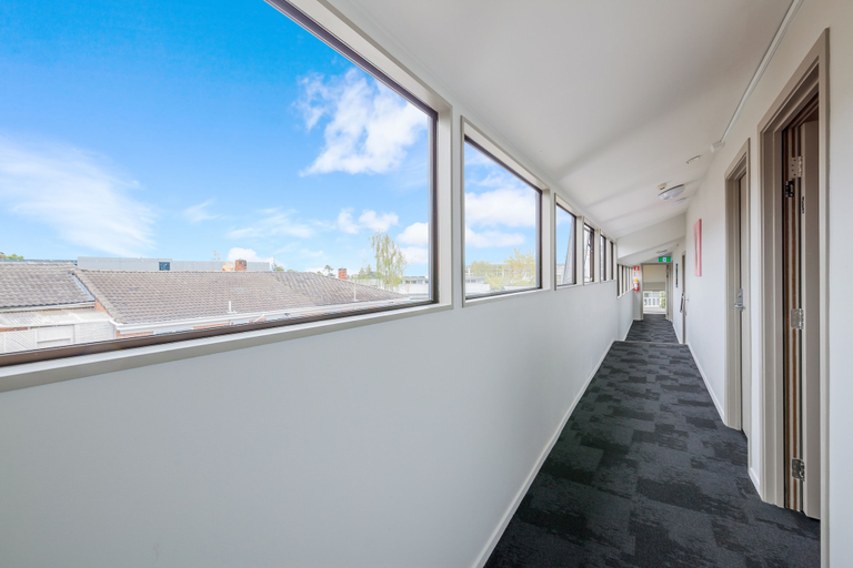 Others 5, Greenlane Motel, Waitakere