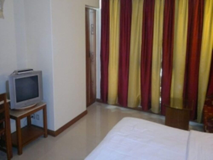 Bedroom 3, Hotel Airport International, Mumbai Suburban