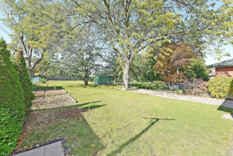 Others 5, Richview Gardens Apartment, Toronto
