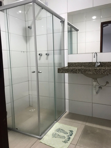 Bathroom 3, Lax Hotel, Campina Grande