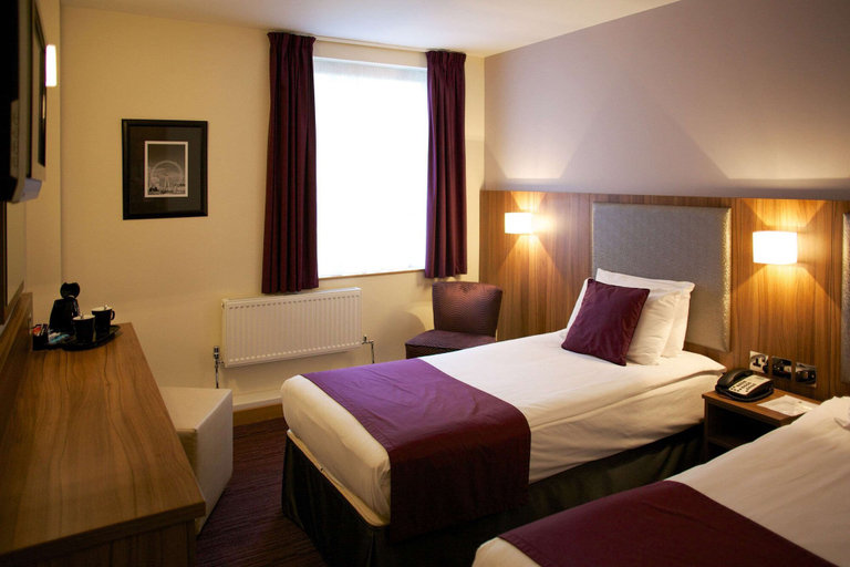 Bedroom 3, Quality Hotel Hampstead, London
