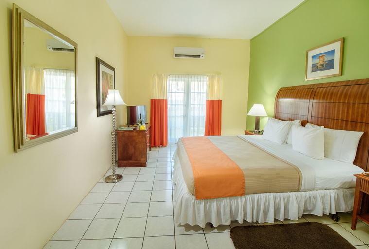 Bedroom 4, Bay Gardens Inn