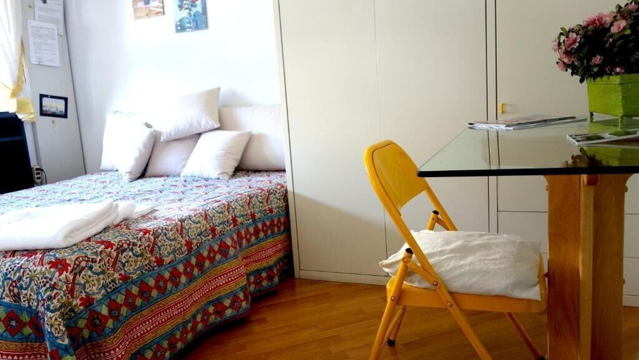 Bedroom 3, Franca, Napoli