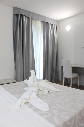 Bedroom 3, Residence Hotel La Taverna, Vibo Valentia