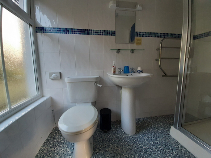 Bathroom 4, Ingleside Guest House, Devon