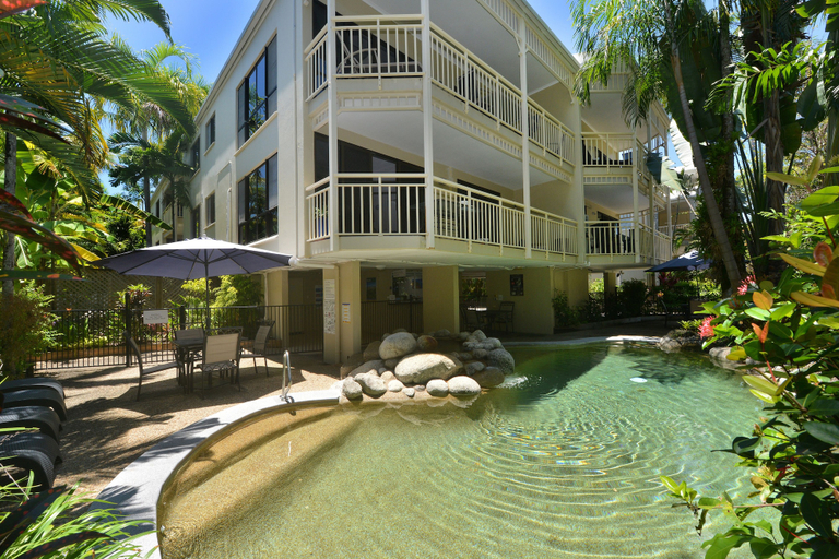 Exterior & Views 2, Driftwood Mantaray, Douglas