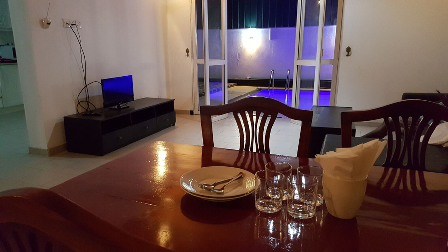 Breakfast area, Tripper's Private Villa, Negombo