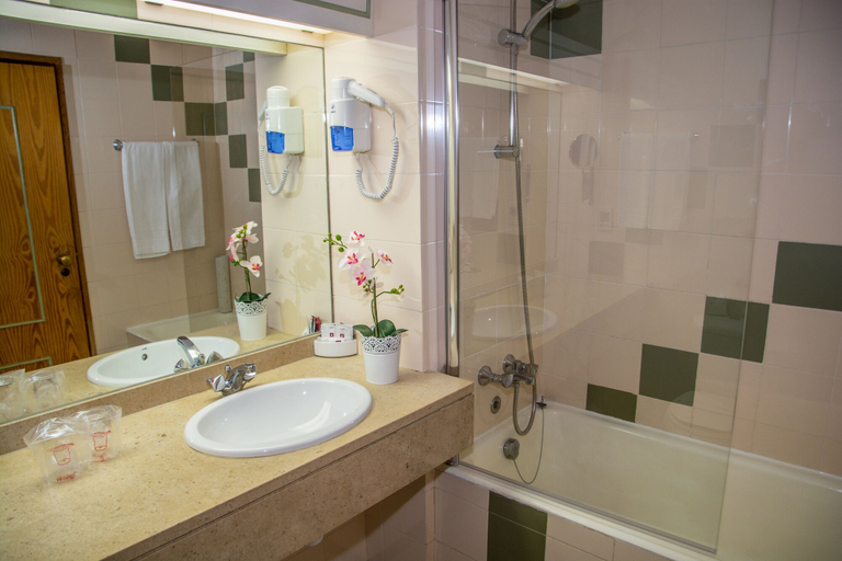 Bathroom 5, Luna Hotel Da Oura, Albufeira