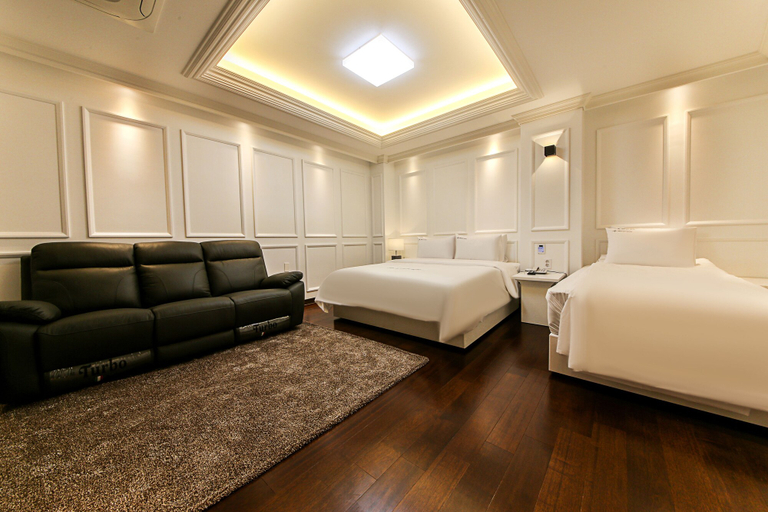 Bedroom 4, Hotel Artheim, Buk