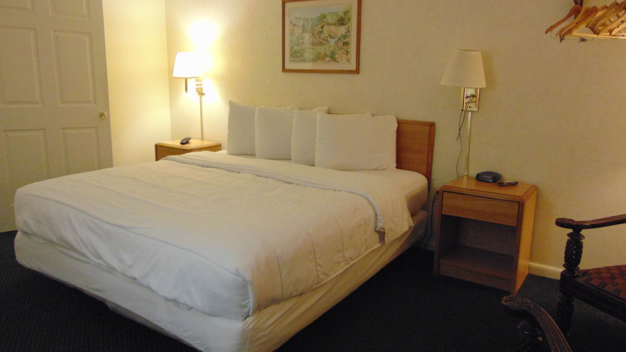 Bedroom 3, Oceanside Lodge, Cape May