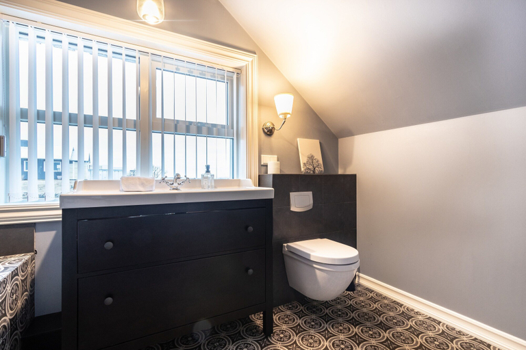 Bathroom 3, House B16, Reykjanesbær