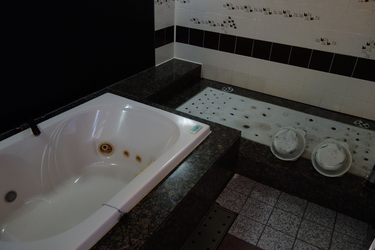 Bathroom 4, Sea Queen Kainan, Kainan